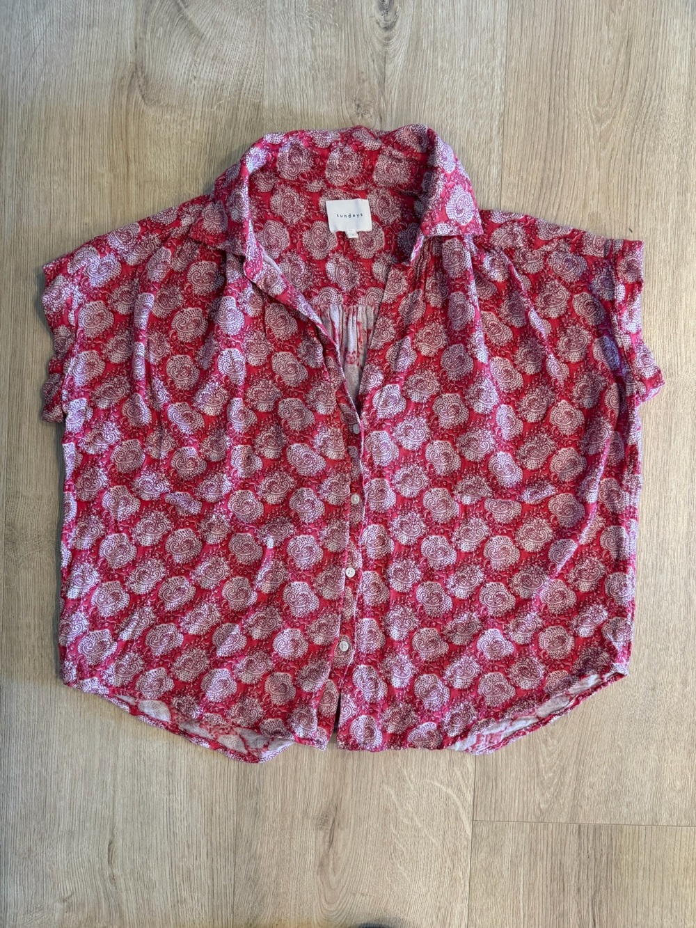 Sundays Size 0 Red Paisley Muslin Cotton Gauze Button Front Collared Blouse Top
